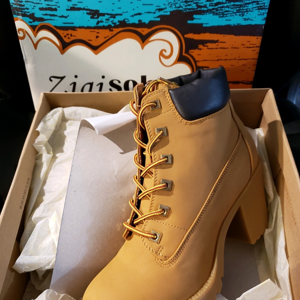 ZIGI SOHO WORK LOOK BOOTIES,  NEW IN BOX